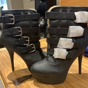 Black platform shoes size 8